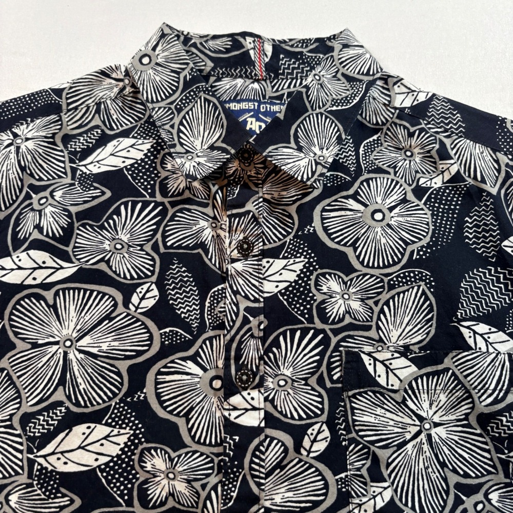 Amongst Others Floral Button Down Shirt Mens Medium Black White Cotton Tropical